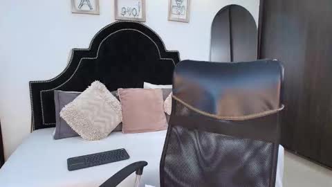 Snapshot of maxxicruz chatting on September 2025 01:28:01 AM Maxxi online show from September 2025 01:28:01 AM