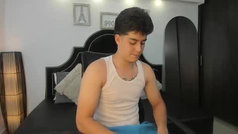 Snapshot of maxxicruz chatting on September 2025 03:54:01 AM Maxxi online show from September 2025 03:54:01 AM