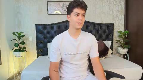 Snapshot of maxxicruz chatting on September 2025 03:23:02 AM Maxxi online show from September 2025 03:23:02 AM