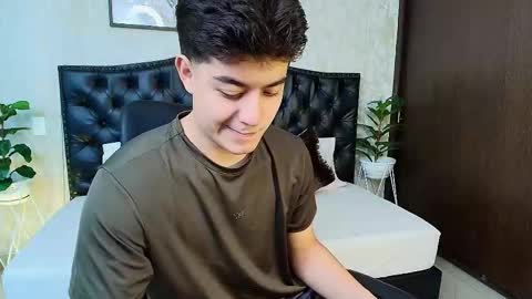 Snapshot of maxxicruz chatting on October 2025 03:18:01 AM Maxxi online show from October 2025 03:18:01 AM