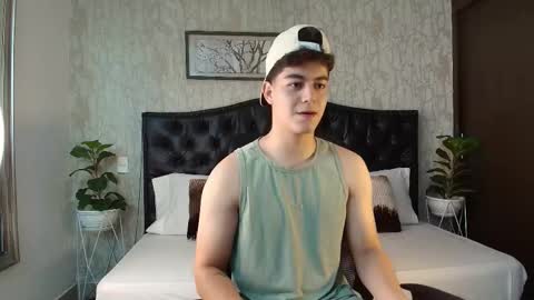 Snapshot of maxxicruz chatting on November 2025 12:23:01 AM Maxxi online show from November 2025 12:23:01 AM