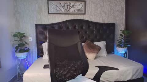 Snapshot of maxxicruz chatting on November 2025 04:45:02 AM Maxxi online show from November 2025 04:45:02 AM