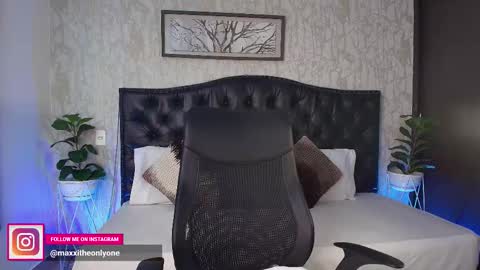 Snapshot of maxxicruz chatting on November 2025 04:45:02 AM Maxxi online show from November 2025 04:45:02 AM