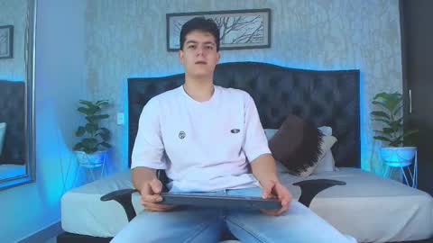 Snapshot of maxxicruz chatting on December 2025 03:45:02 AM Maxxi online show from December 2025 03:45:02 AM