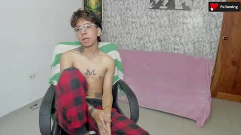 Snapshot of maxxis_eli01 chatting on October 2025 04:32:01 AM maxxis_eli01 online show from October 2025 04:32:01 AM