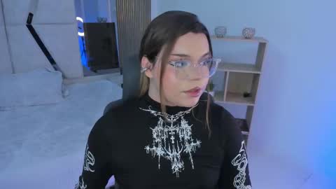 Maxine Minx online show from November 2025 02:00:02 AM