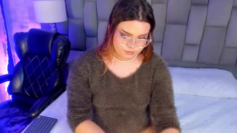 Snapshot of maxxxine_ chatting on March 2026 01:01:02 AM Maxine Minx online show from March 2026 01:01:02 AM
