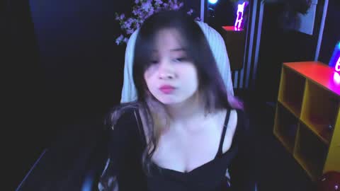 Snapshot of may_lings chatting on April 2026 09:46:01 PM may_lings online show from April 2026 09:46:01 PM