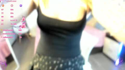 Snapshot of may_want chatting on April 2026 01:41:01 PM Leila online show from April 2026 01:41:01 PM