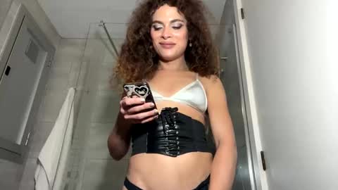 Snapshot of maya632713 chatting on October 2025 07:35:02 PM Maya transgirl online show from October 2025 07:35:02 PM