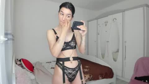 Snapshot of maya_and_guests chatting on April 2026 05:15:02 PM Maya online show from April 2026 05:15:02 PM