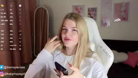 Snapshot of maya_blonde18 chatting on November 2025 04:00:01 AM Maya online show from November 2025 04:00:01 AM