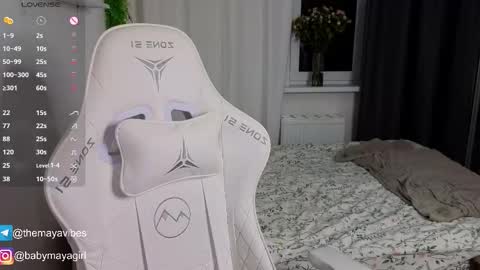 Snapshot of maya_blonde18 chatting on November 2025 03:51:02 AM Maya online show from November 2025 03:51:02 AM