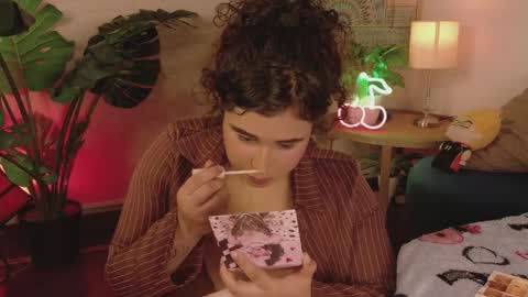 Snapshot of maya_house chatting on April 2026 04:12:01 AM maya_house online show from April 2026 04:12:01 AM