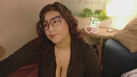 Snapshot of maya_house chatting on April 2026 05:10:01 AM maya_house online show from April 2026 05:10:01 AM