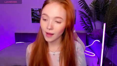 Snapshot of maya_light chatting on October 2025 08:26:01 AM Maya online show from October 2025 08:26:01 AM