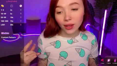 Snapshot of maya_light chatting on November 2025 01:11:01 AM Maya online show from November 2025 01:11:01 AM