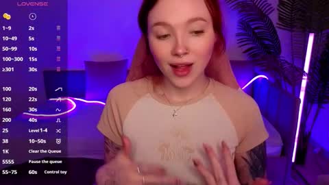 Snapshot of maya_light chatting on November 2025 08:19:01 AM Maya online show from November 2025 08:19:01 AM