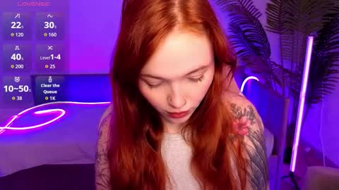 Snapshot of maya_light chatting on November 2025 08:24:01 AM Maya online show from November 2025 08:24:01 AM