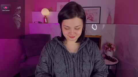 Woman online show from December 2024 06:14:02 AM