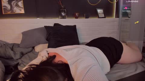 Woman online show from January 2025 05:02:01 PM