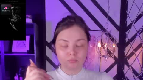 Woman online show from February 2025 02:09:02 PM