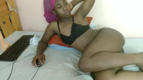 Snapshot of maya_nyla chatting on April 2026 12:11:02 PM Faith online show from April 2026 12:11:02 PM