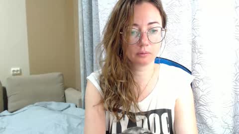 Snapshot of mayacateyes chatting on September 2025 04:23:01 AM Maya online show from September 2025 04:23:01 AM