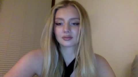 mayaflirt online show from May 2026 08:25:01 PM