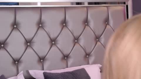 Snapshot of mayahales chatting on November 2025 11:57:02 AM Maya online show from November 2025 11:57:02 AM