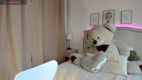 Mayajhons online show from November 2025 11:54:01 AM