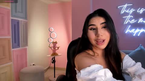 Snapshot of mayamoretti chatting on November 2025 04:14:01 AM Maya online show from November 2025 04:14:01 AM