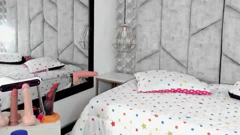 Nicolle Ruselle   Hello my lovely  schedule for great fun from  630 am and end 800 pm Colombian time I wait for you online show from November 2025 12:28:01 PM