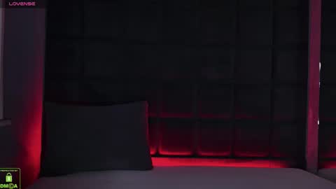 Snapshot of mayasnoww chatting on December 2025 10:31:01 AM Maya online show from December 2025 10:31:01 AM