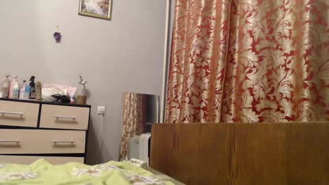 maybe_doll online show from November 2025 02:15:01 PM