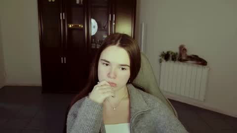 maybloom_ online show from December 2025 05:16:01 AM