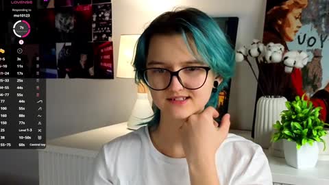 Mia online show from January 2025 02:12:02 AM