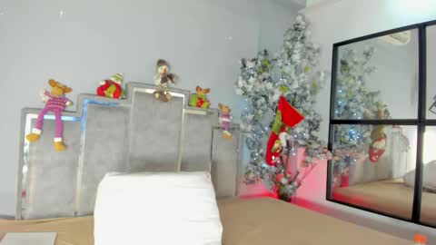 mayevanss online show from December 2025 03:46:02 AM