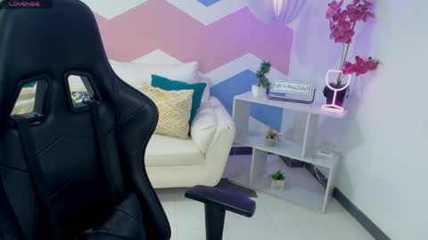 Snapshot of mayli_marie chatting on March 2026 11:04:01 PM mayli_marie online show from March 2026 11:04:01 PM