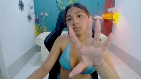 Snapshot of mayli_marie chatting on April 2026 06:55:02 PM mayli_marie online show from April 2026 06:55:02 PM