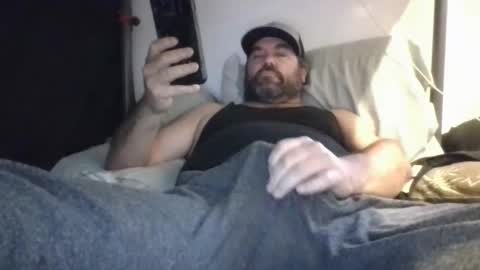 Dad bod 43 online show from February 2026 03:31:01 PM