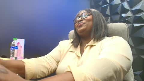 Snapshot of maystorm_ chatting on April 2026 07:45:01 AM May online show from April 2026 07:45:01 AM