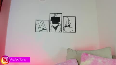 Ellie online show from December 2025 09:44:01 PM