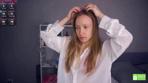 Mary  online show from December 2025 06:29:02 AM