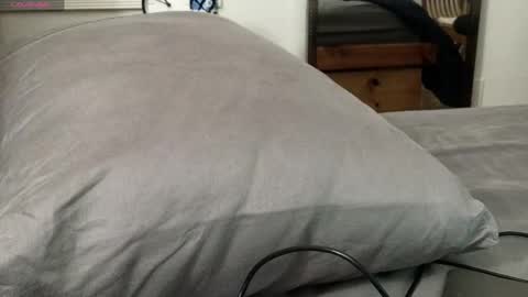 Snapshot of mcload1 chatting on October 2025 05:49:02 AM McLoad1 online show from October 2025 05:49:02 AM