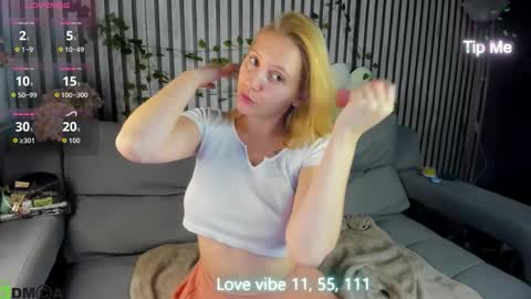 Snapshot of me1issa_bell chatting on March 2026 01:22:02 AM Melissa online show from March 2026 01:22:02 AM