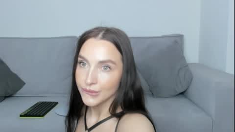 Snapshot of me_lina_ chatting on April 2026 01:38:01 PM Alice online show from April 2026 01:38:01 PM