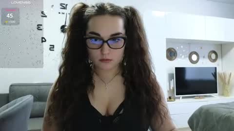 Snapshot of me_lissa_sun chatting on December 2024 08:51:01 AM Melissa online show from December 2024 08:51:01 AM