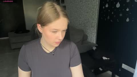 Snapshot of me_michelle chatting on September 2025 01:39:01 AM Michelle online show from September 2025 01:39:01 AM