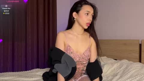 Snapshot of meangel_ chatting on April 2026 06:25:01 PM Adriana online show from April 2026 06:25:01 PM
